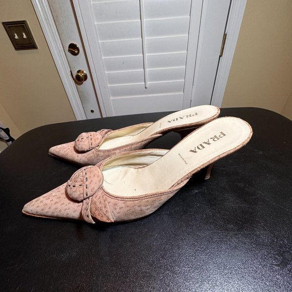 Prada eur 38 light brown suede pattenered mules  with rosette and pointy toe - Picture 3 of 11